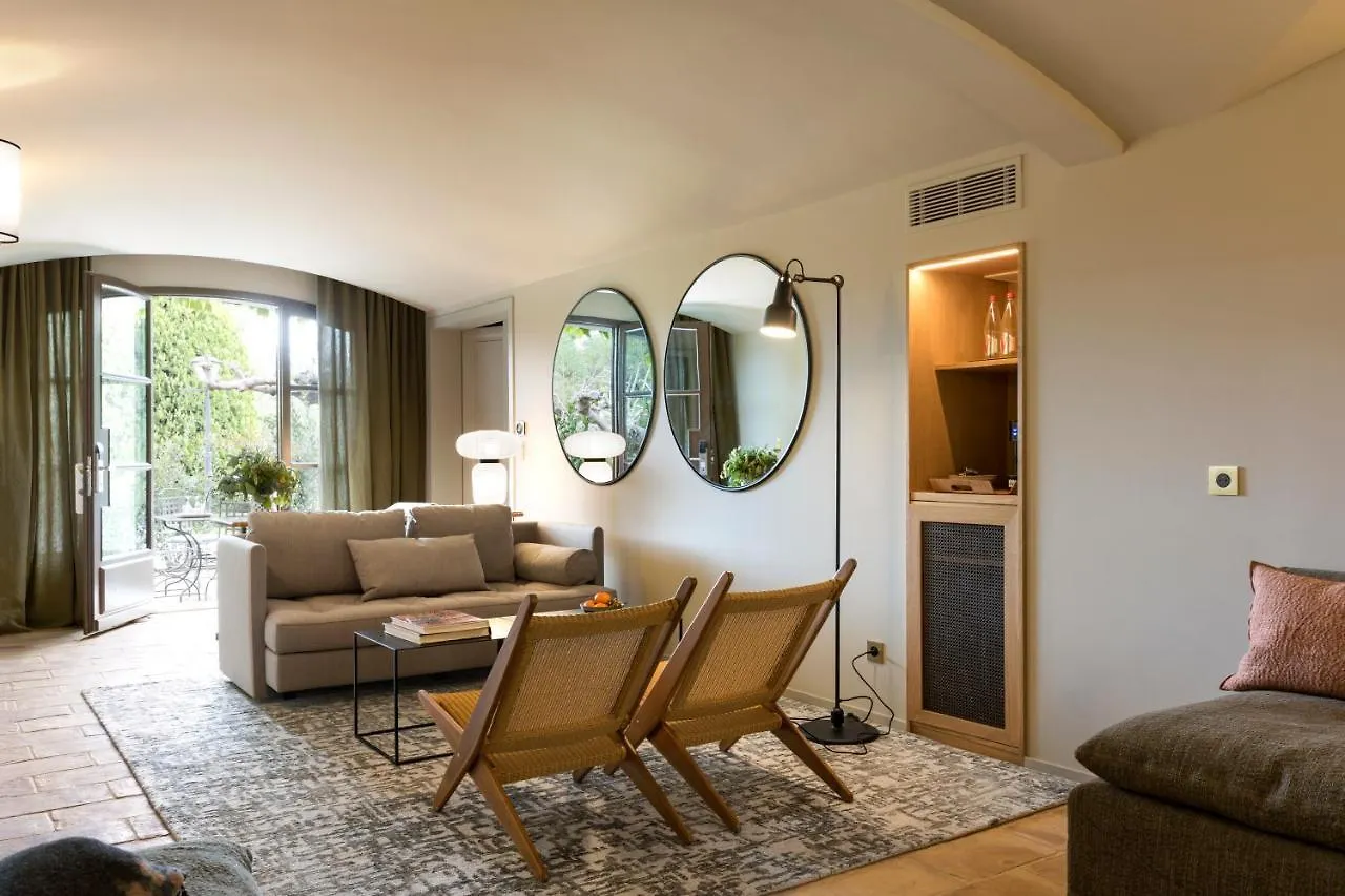 Baumaniere - Les Baux De Provence Hotel