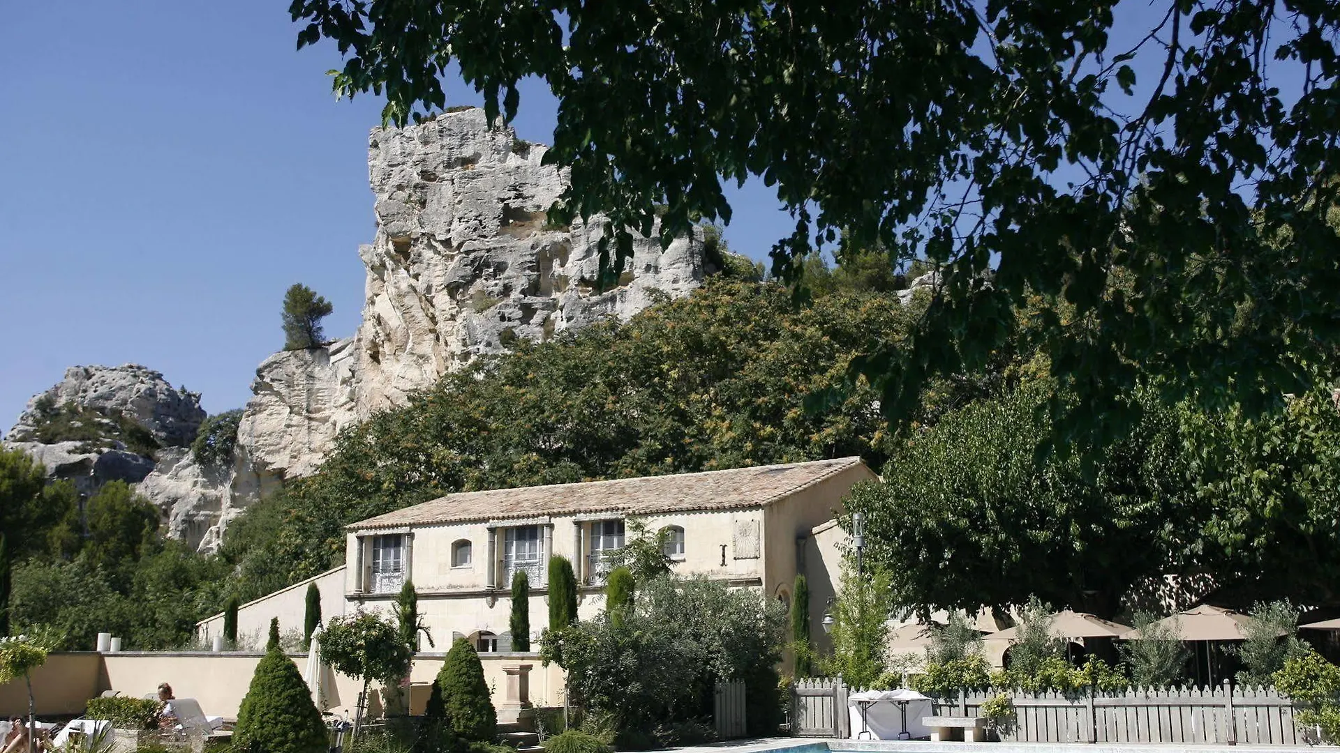 Baumaniere - Les Baux De Provence Hotel
