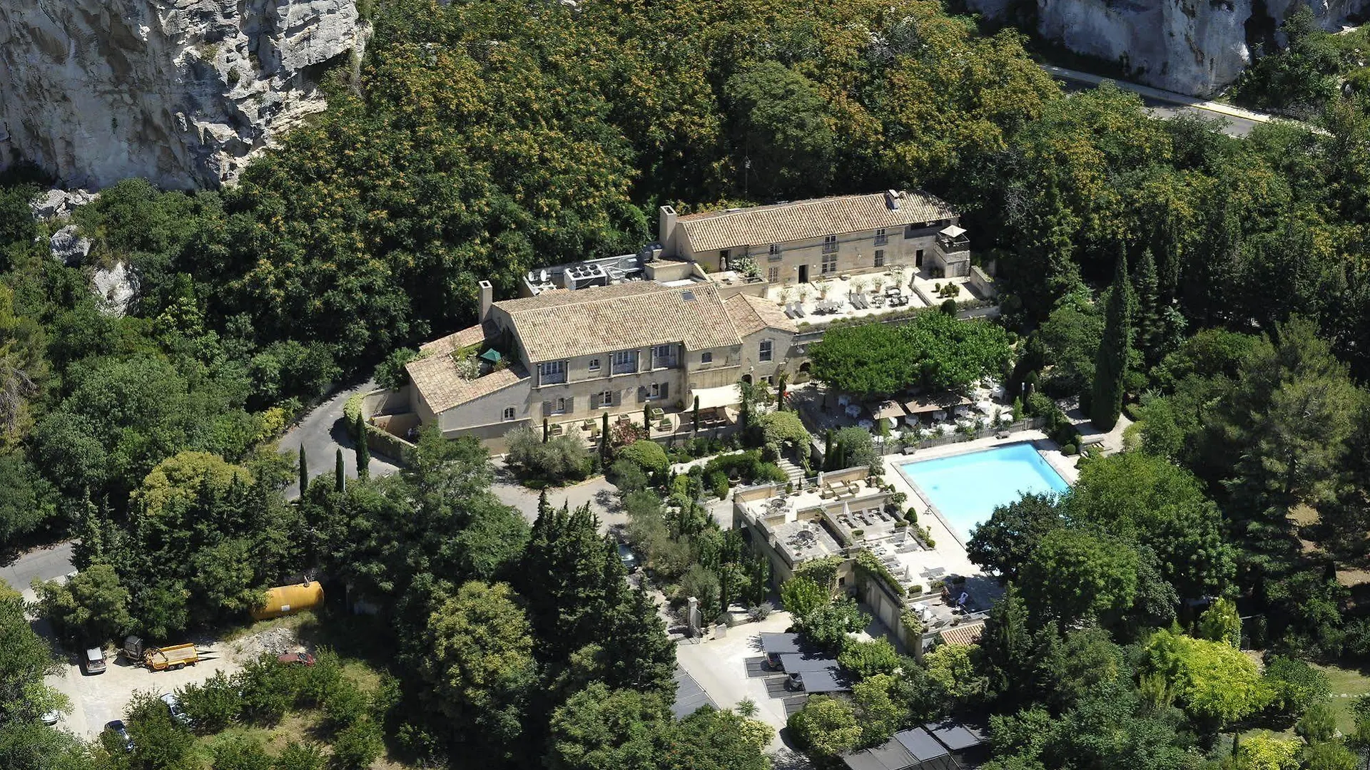 Baumaniere - Les Baux De Provence Hotel
