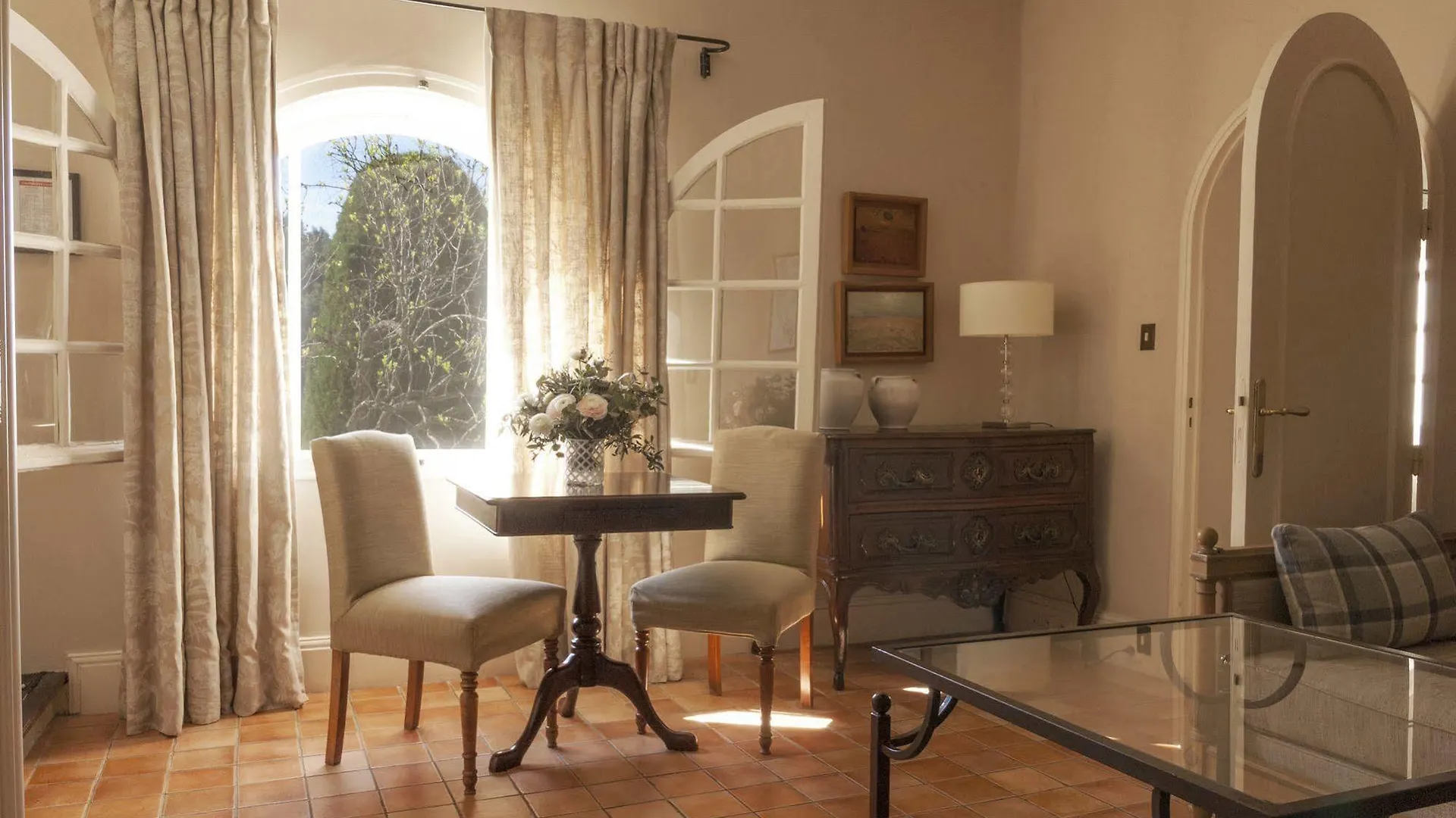 Baumaniere - Les Baux De Provence Hotel