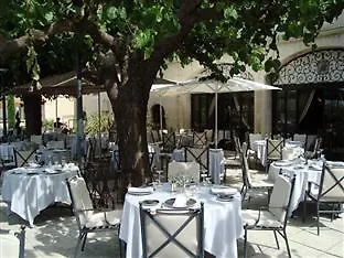 Baumaniere - Les Baux De Provence Hotel