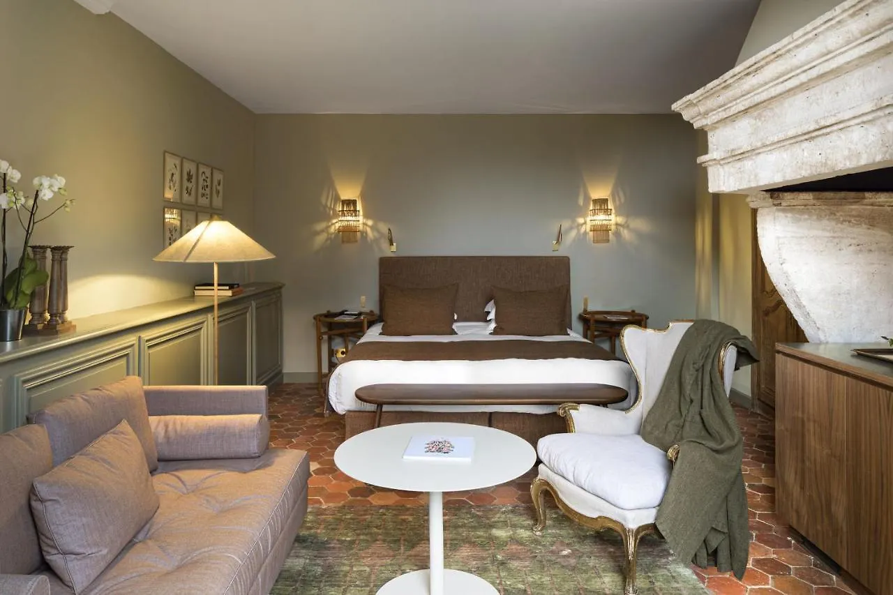 Baumaniere - Les Baux De Provence Hotel